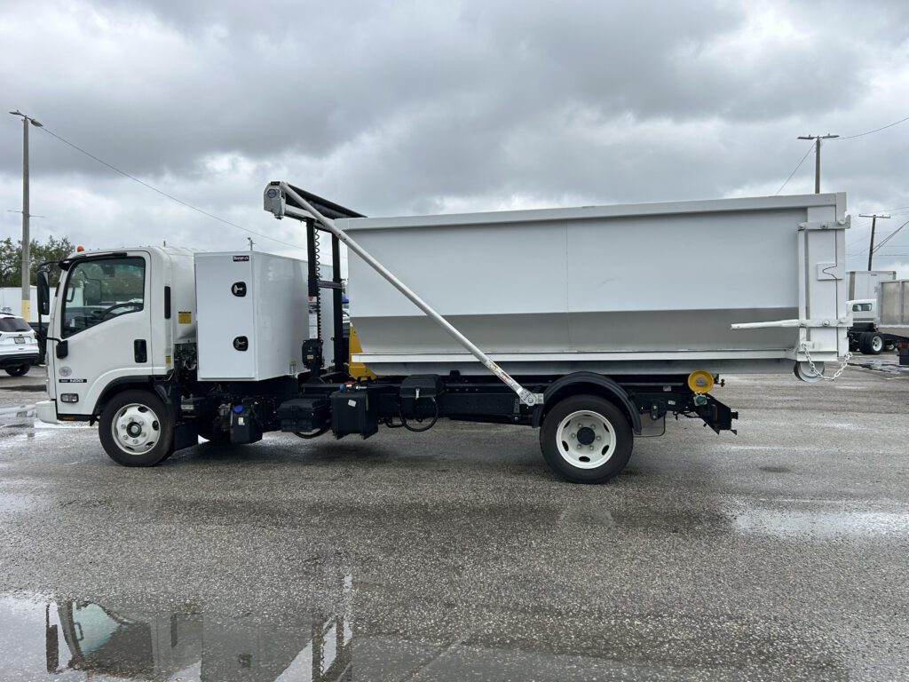 ISUZU NRR REG CAB DIESEL 19500# GVWR PALFINGER T12l HOOK LIFT PTC